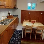 Annas House * Simi