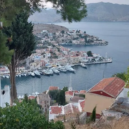 펜션 Annas House 시미